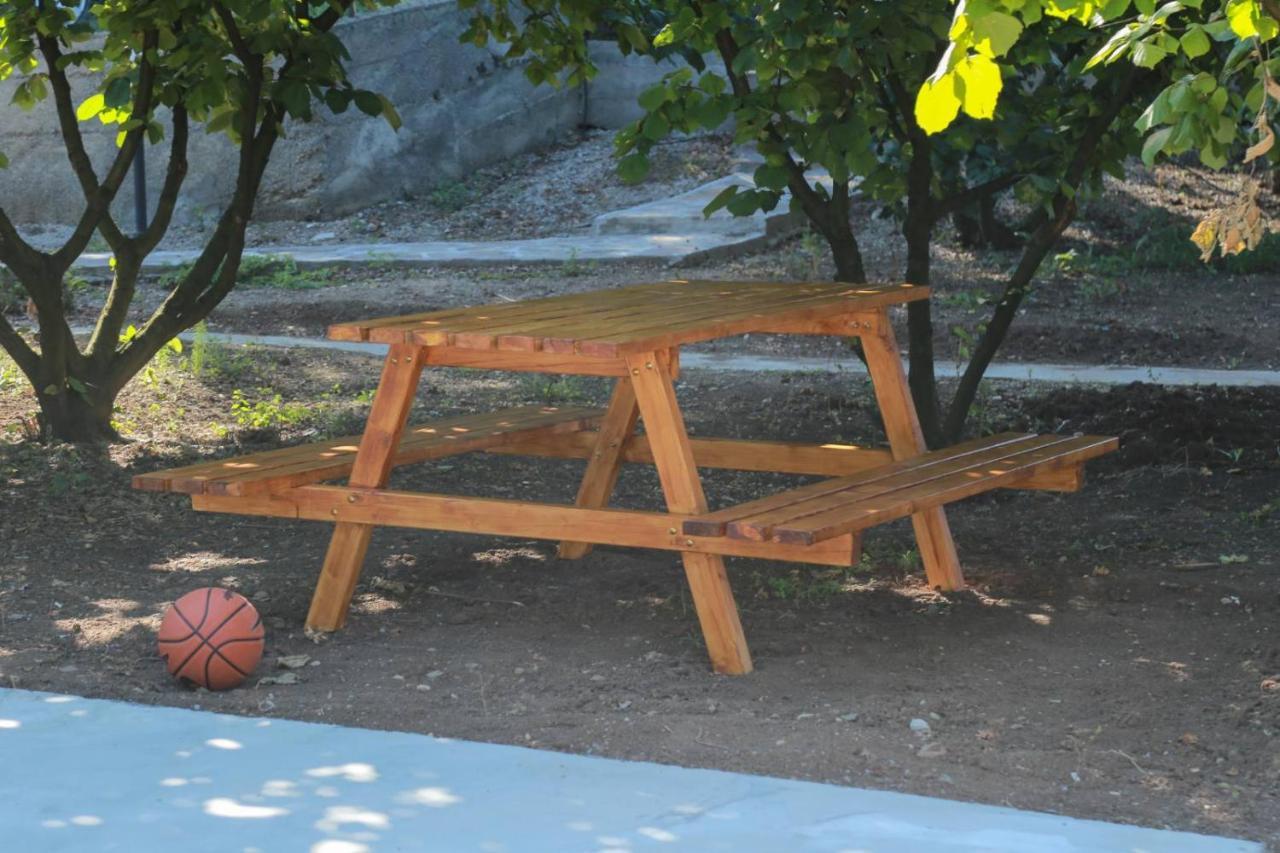 Vila Viktori Pirot Exteriör bild