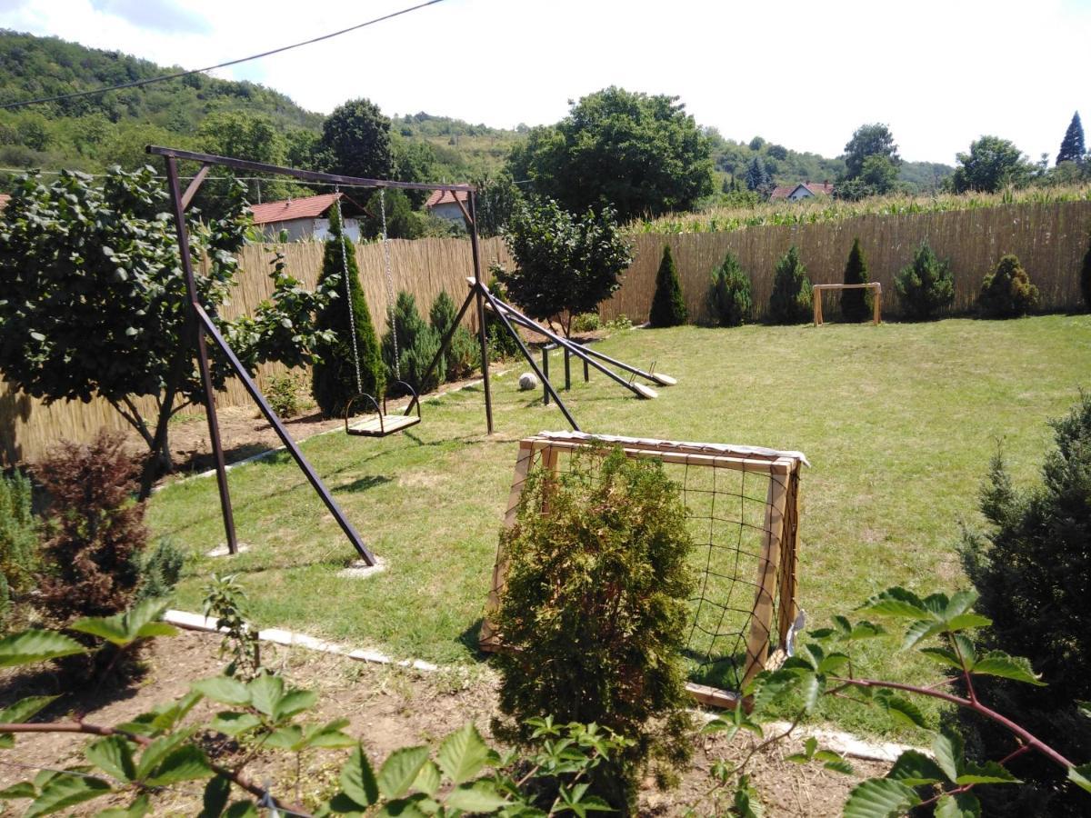 Vila Viktori Pirot Exteriör bild