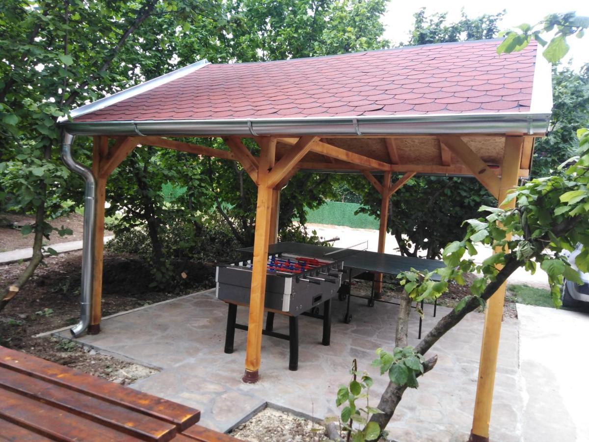 Vila Viktori Pirot Exteriör bild