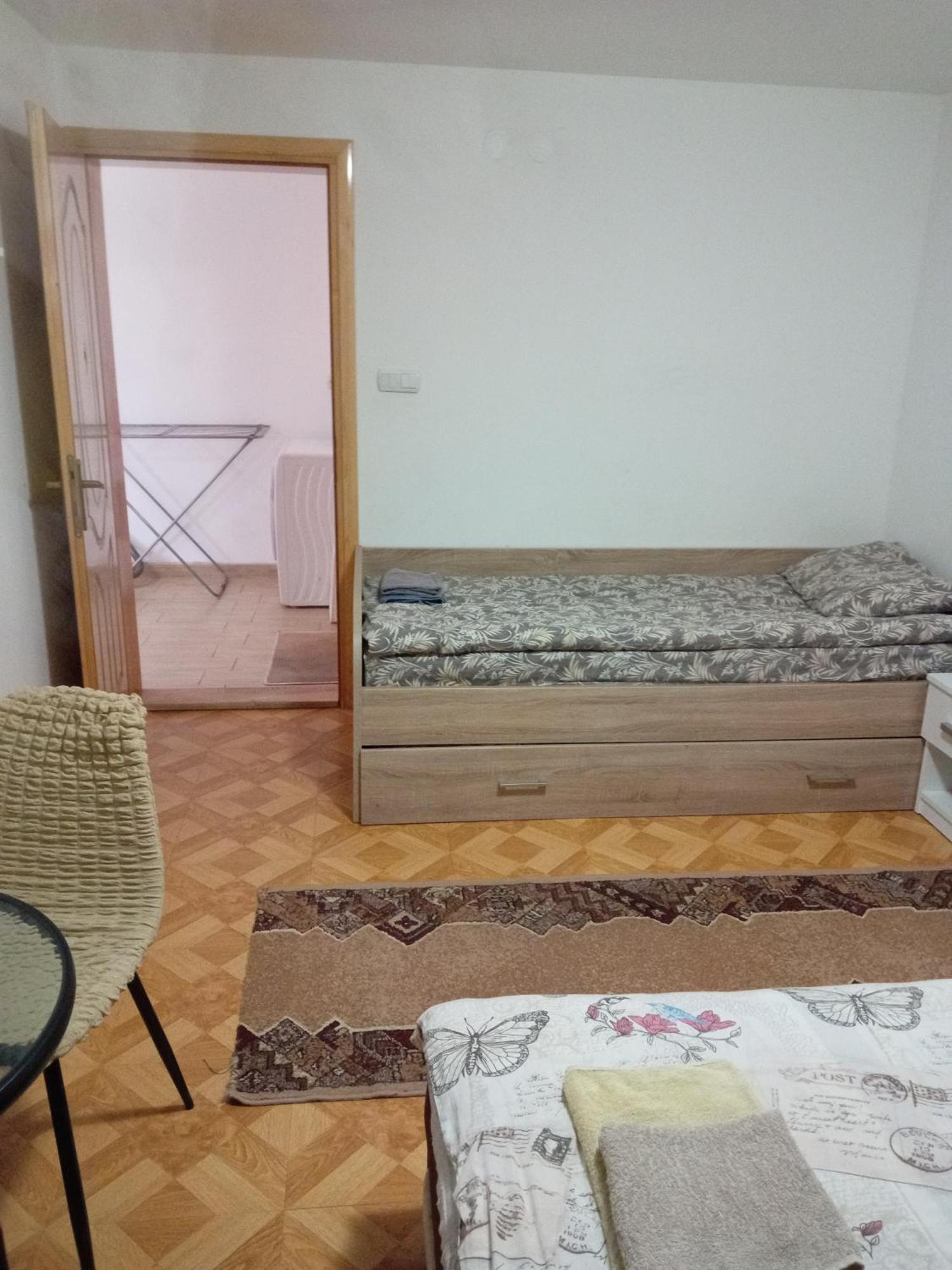 Vila Viktori Pirot Exteriör bild