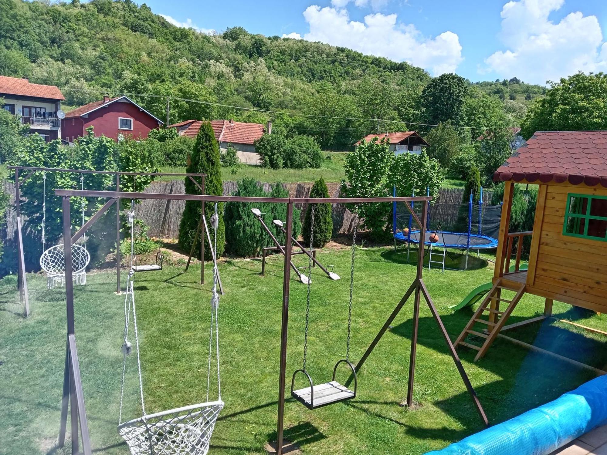 Vila Viktori Pirot Exteriör bild