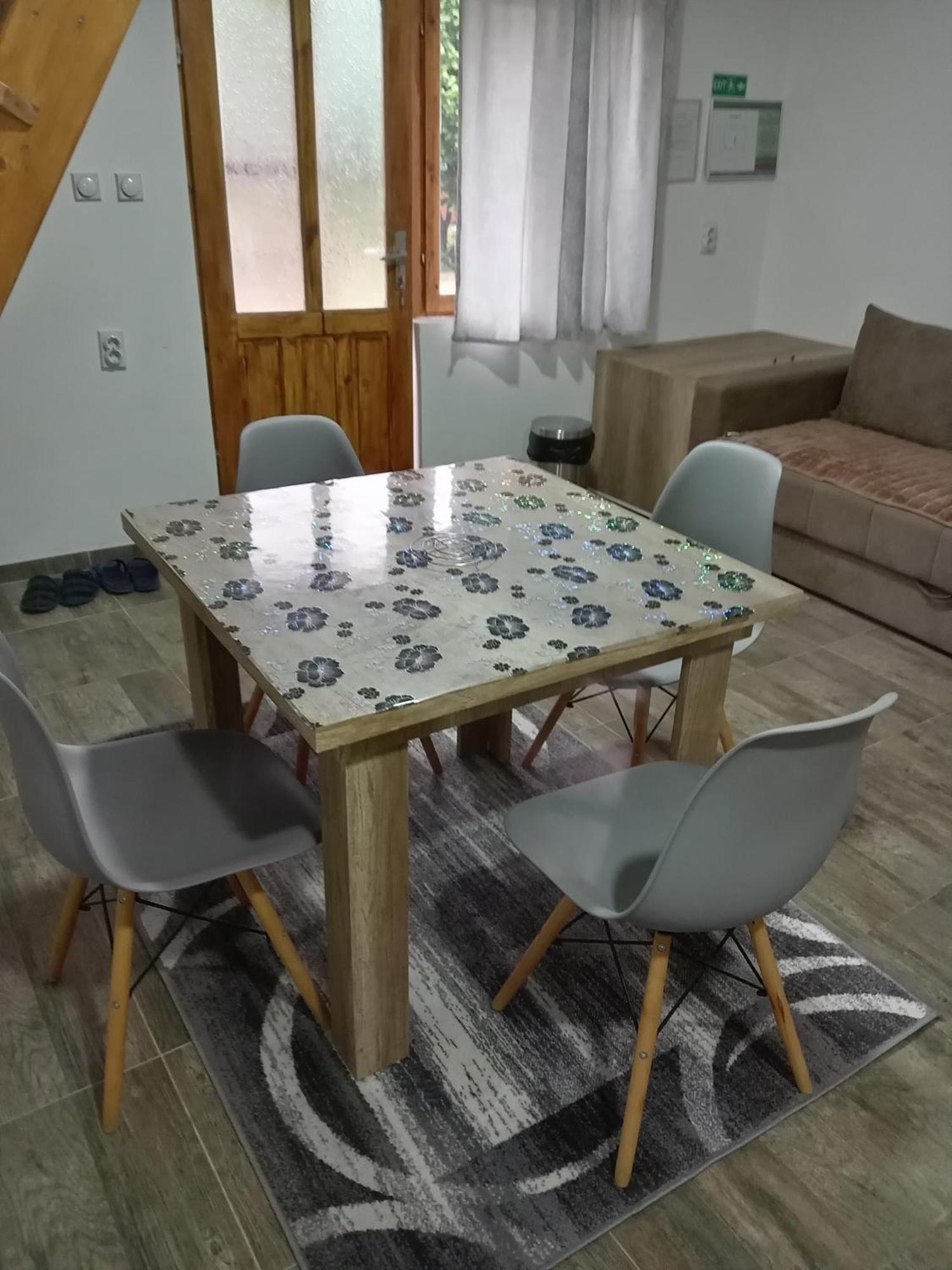 Vila Viktori Pirot Exteriör bild