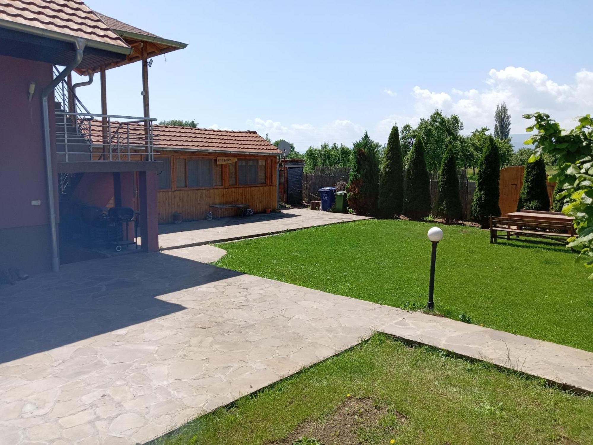 Vila Viktori Pirot Exteriör bild