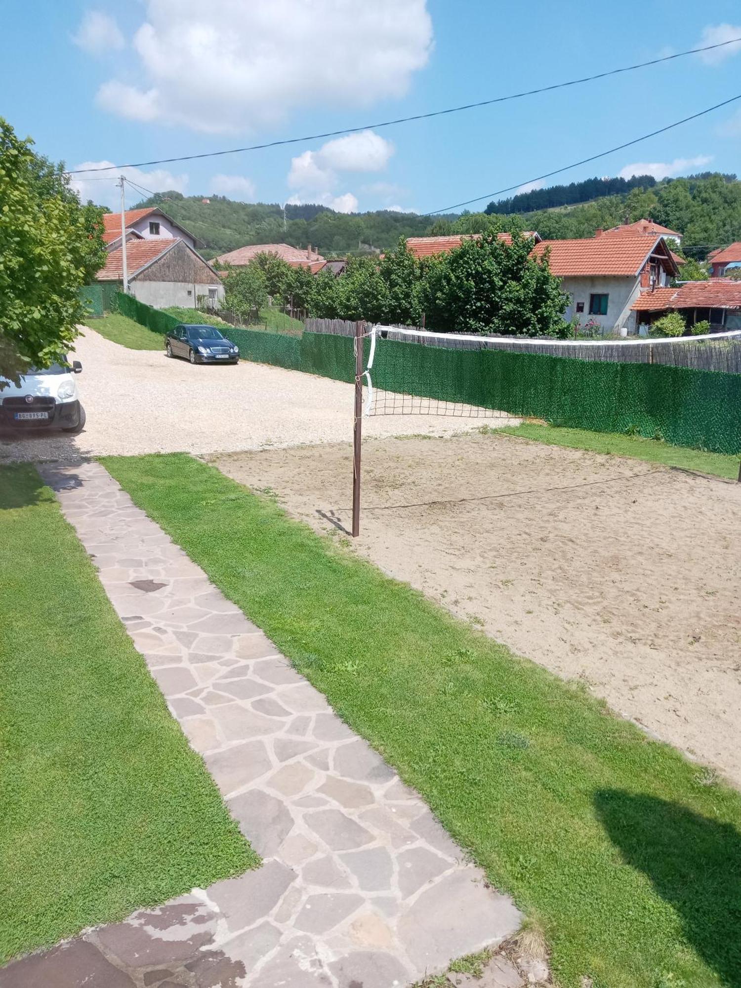 Vila Viktori Pirot Exteriör bild